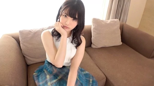 Play video: [SIRO-4294] 初撮り 広がるパンツ染み 人生初の快感の連続 いじらしい反応が最高に可愛い美容師の卵 巨根に翻弄される20歳の体