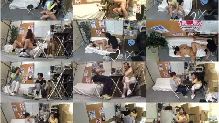 Screenshot 1 from [JJAA-039] パートの人妻が若い従業員をこっそり連れ込んで楽しむヤリ部屋になっているバイト先の休憩室 音羽綾子 森下美緒
