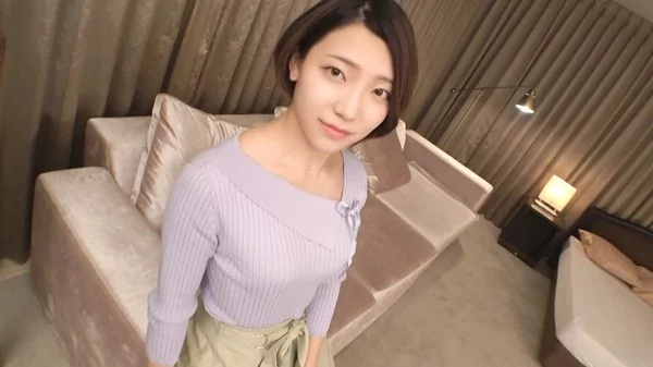Play video: [SIRO-4379] 初撮り ショートカット美女 淫らに喘ぐ美容部員 ストレス発散のために応募してきたスレンダーガール 照れ笑いが恍惚の表情に変わる瞬間はお見逃しなく