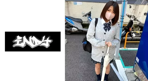 Play video: [534IND-099] 恥じらい顔が可愛い萌え袖女子と生中出し
