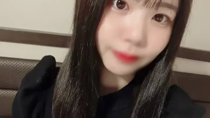 ミニマムえまちゃん初駅弁で理性崩壊！脚おっぴろげまんグリ返しで恥さらし 2度目ましての中出しは濃厚に