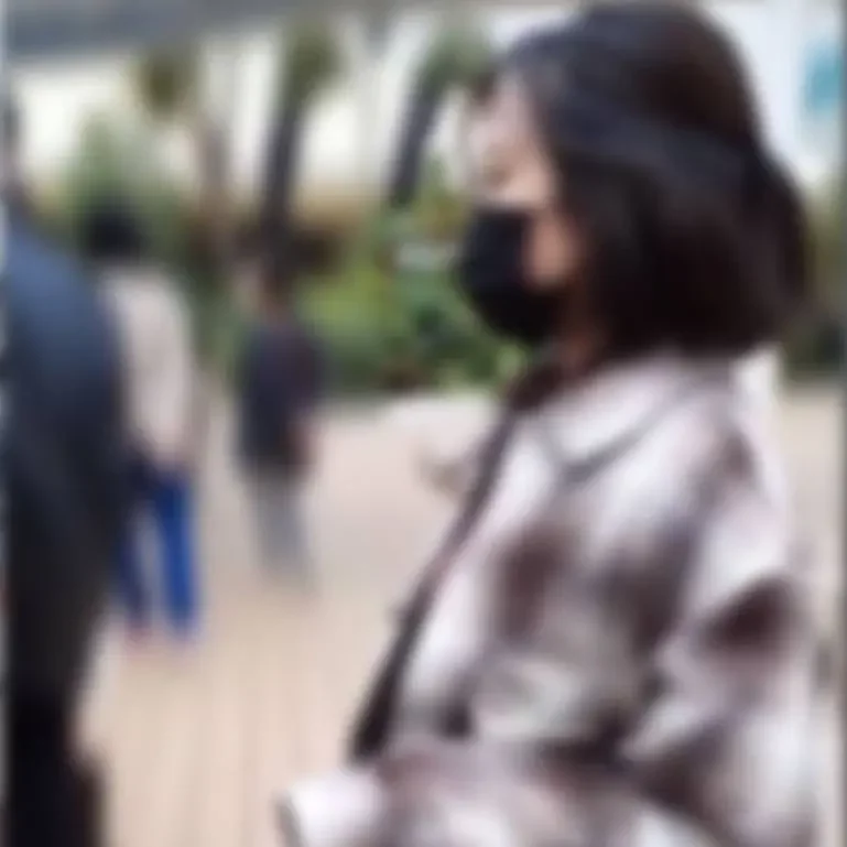 上京してきて生活に困っていると言うので、色々交渉したら、お母さんには絶対内緒でならと撮影させてくれました