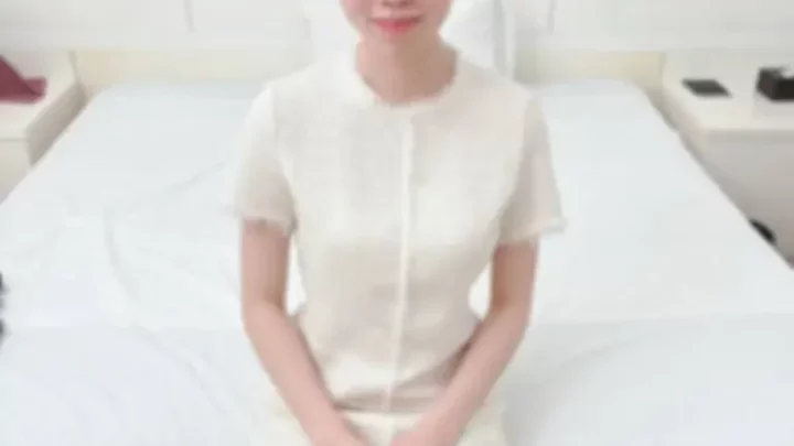 美人ハーフCAの白い肌が赤くなる激しい腰使い。淫らな乱気流を超えた先にある楽園へ