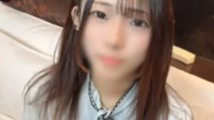 街頭アンケートでホテルに連れ込み、みずきの華奢でツルスベな肌を満喫。そして中出しまで。CASE-1 みずきの場合。