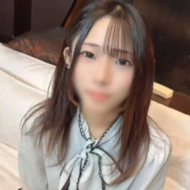 街頭アンケートでホテルに連れ込み、みずきの華奢でツルスベな肌を満喫。そして中出しまで。CASE-1 みずきの場合。