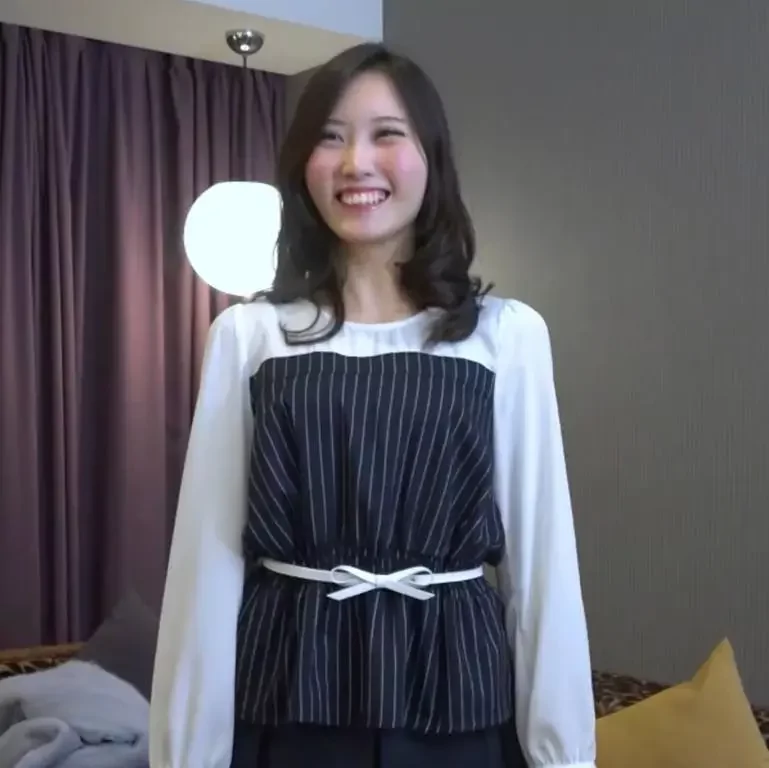 水著モデルのバイトと聞かされて派遣された、スタイル抜群のゆうちゃ似のカナちゃん21歳