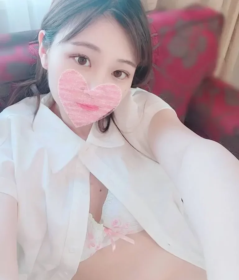 ロティックな百貨店の美人美容部員。ツンデレで危険な感じ漂う麻里子ちゃんに生挿入～超気持ちイイ！！ -麻里子26歳