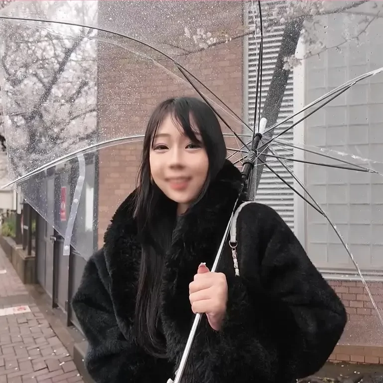 初撮 都内現職美乳看護師 ナース服に隠した天然Gカップ解放 ムッチリボディを震わせ二発発射