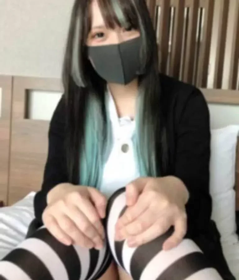 神乳Fカップの地下アイドル。感度抜群でスケベな表情が萌える。膣奥に生中出し両想い