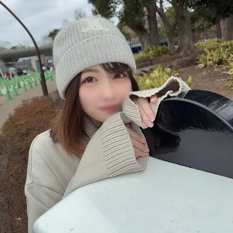 見た目と裏腹に激しく乱れる感度抜群な淫乱ボディに3週間禁欲で溜めに溜めた僕の体液を生中出し