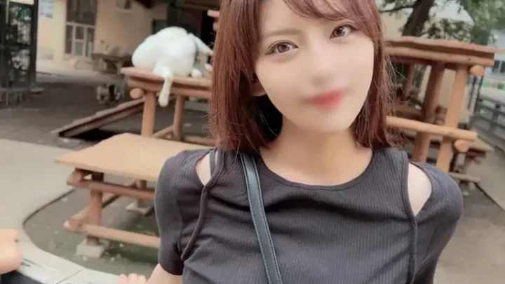 背の高い美女・・・まさかの剛毛で人目気にせずスワンボートで公然猥褻からの口内射精＆2回連続生中出し！！