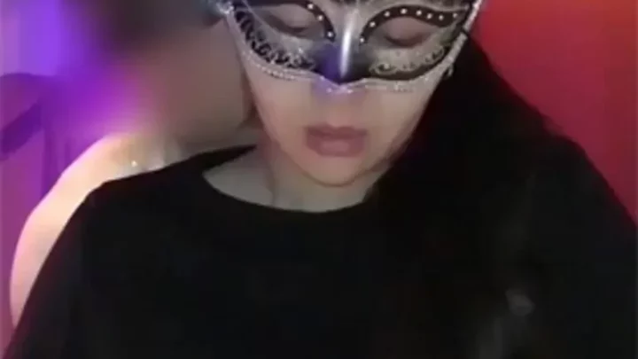美人若女将　旦那に連れて来られた絶対服従の妻は嫌だったのか？楽しんだのか？