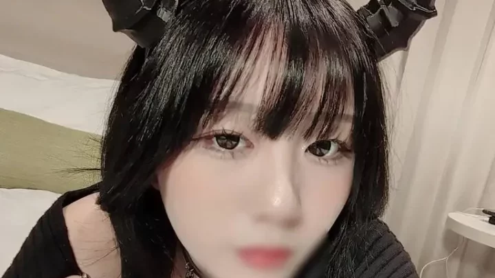 ハロウィンイベントで出会ったパリピ女性を激しく濃厚に絡み合って快楽堕ちさせる