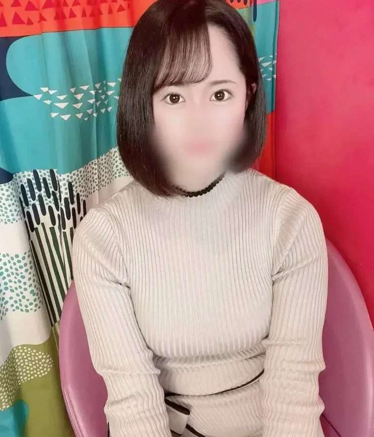 お堅いお仕事のRちゃん、身バレ必須