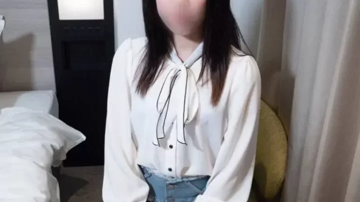 18歳生美脚をまんぐり返して膣の奥まで高速ピストンFUCK！綺麗なパイパンおマンコにたっぷり孕ませ中出し