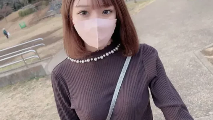 うと所構わず潮を漏らしまくる変態女！！巨乳を揺らし潮吹き大洪水を喰らいながら2回連続生中出し！！
