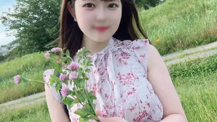 美巨乳プルンプルン！可愛い顔して濃い陰毛とのギャップがすごい