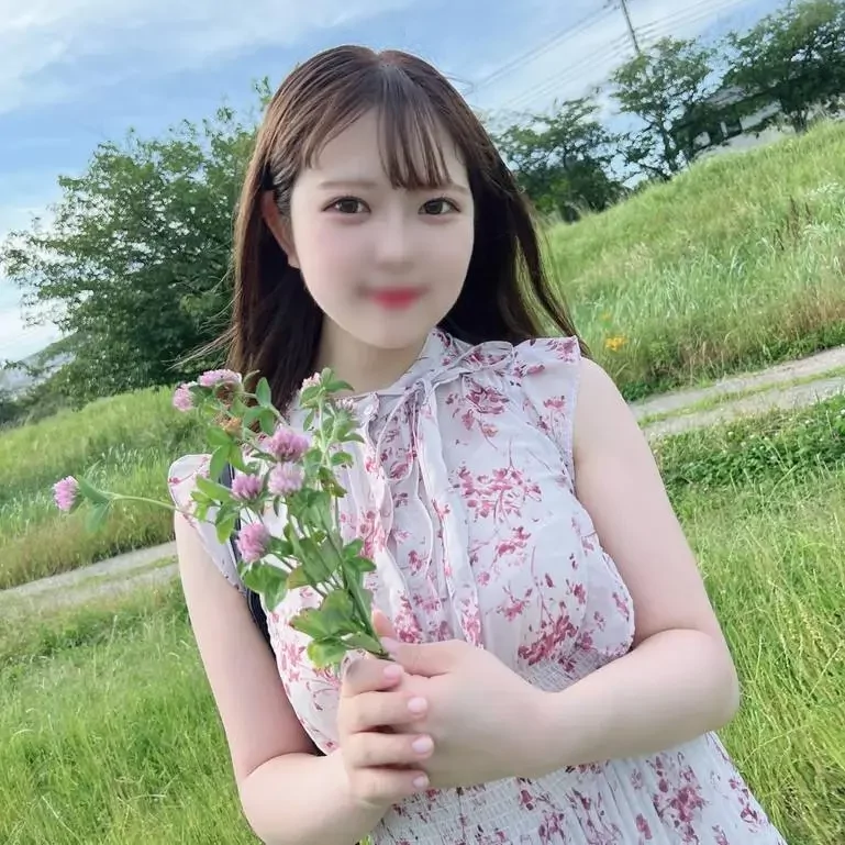 美巨乳プルンプルン！可愛い顔して濃い陰毛とのギャップがすごい