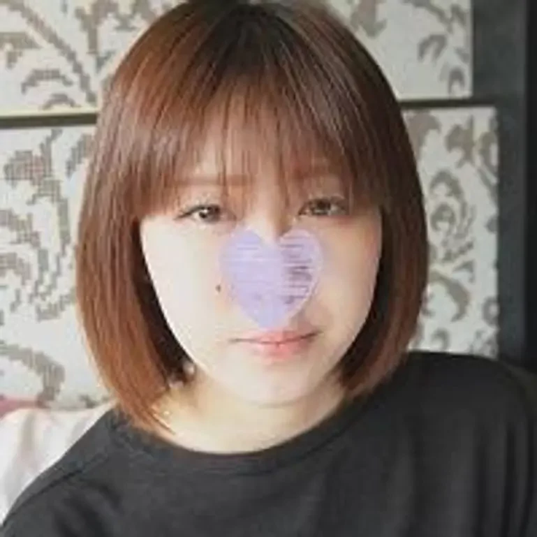 ましろ23歳 訳アリ美巨乳ショートボブ美女に大量中出し