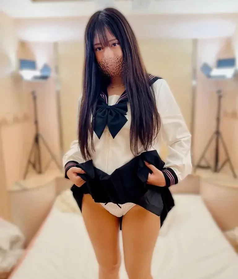 令和のヤリマン美女！黒髪清楚なのに経験人数3桁　コスプレで大量中出し