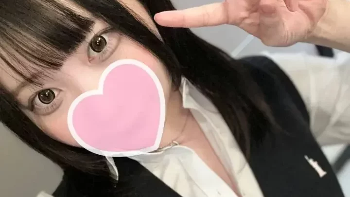 ちゃんとお楽しみデート。着せたままバックで中出しとベッドでハメ撮り中出しの二本立て。特典動画あり