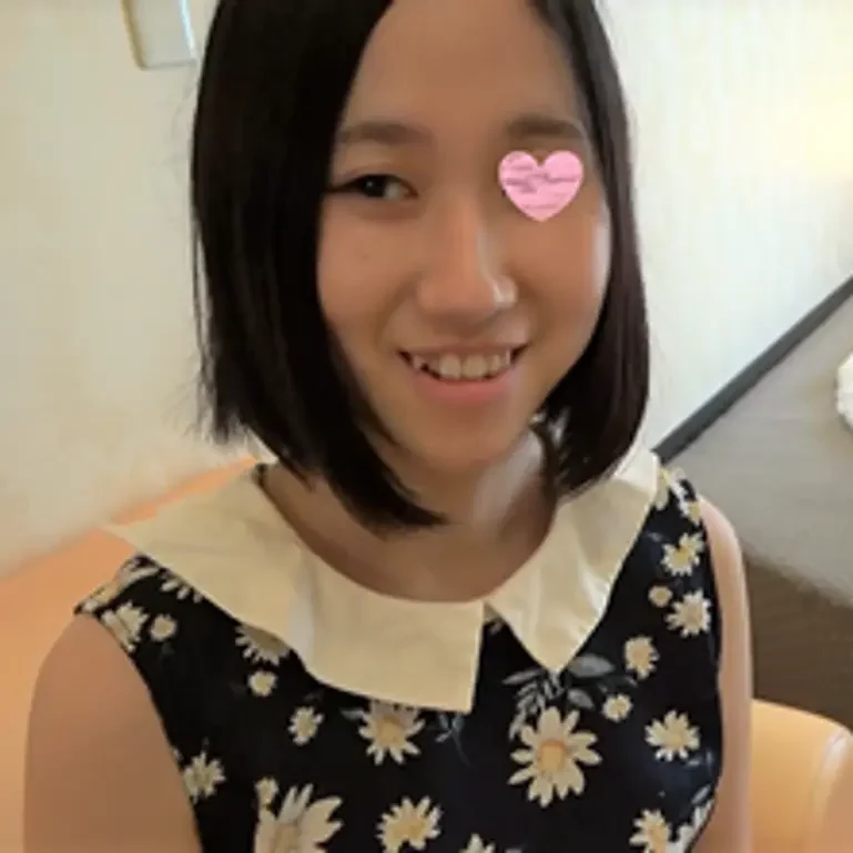 無個撮 下の毛未処理の初々しいキツマン貧乳女子とハメ撮り