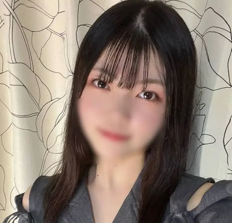 19歳JDを寮に連れて行き中出しハメ！特典ベランダの窓を開けて聲を抑えながらバックハメ中出し