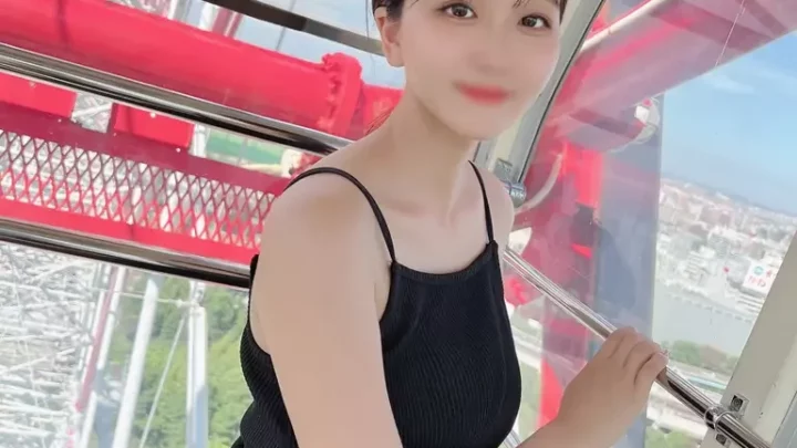 まさかのEカップ巨乳！びっしり生え揃った陰毛が芸術的で、さらに幾度も絶頂を繰り返す敏感体に生中出し