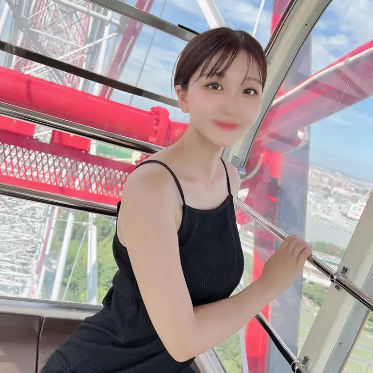 まさかのEカップ巨乳！びっしり生え揃った陰毛が芸術的で、さらに幾度も絶頂を繰り返す敏感体に生中出し