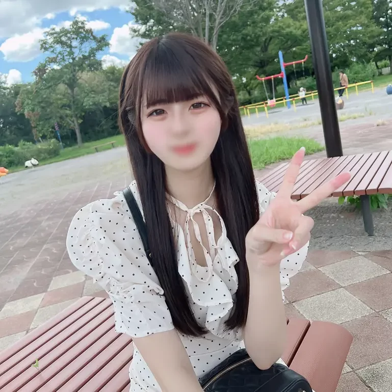 素樸さを残した色白美肌の女大生 ピュアな反応を繰り返しながら絶頂する19歳の未成熟な身体に生中出し