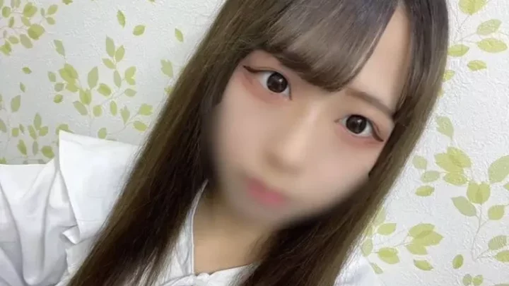 可愛い19歳のえなちゃんに危険日だけどお構いなしの生チンポ挿入で何度もイキまくりの中出しハメ！