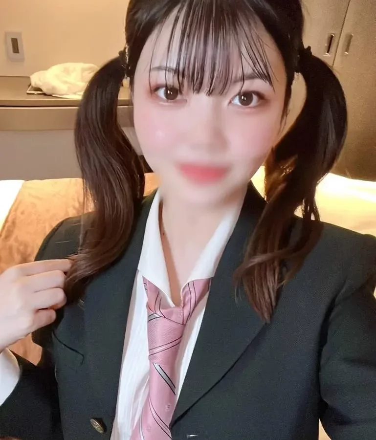 激しい生ピストンで膣奥突かれて目がうつろマンコにドクドク中出し膣射2連続