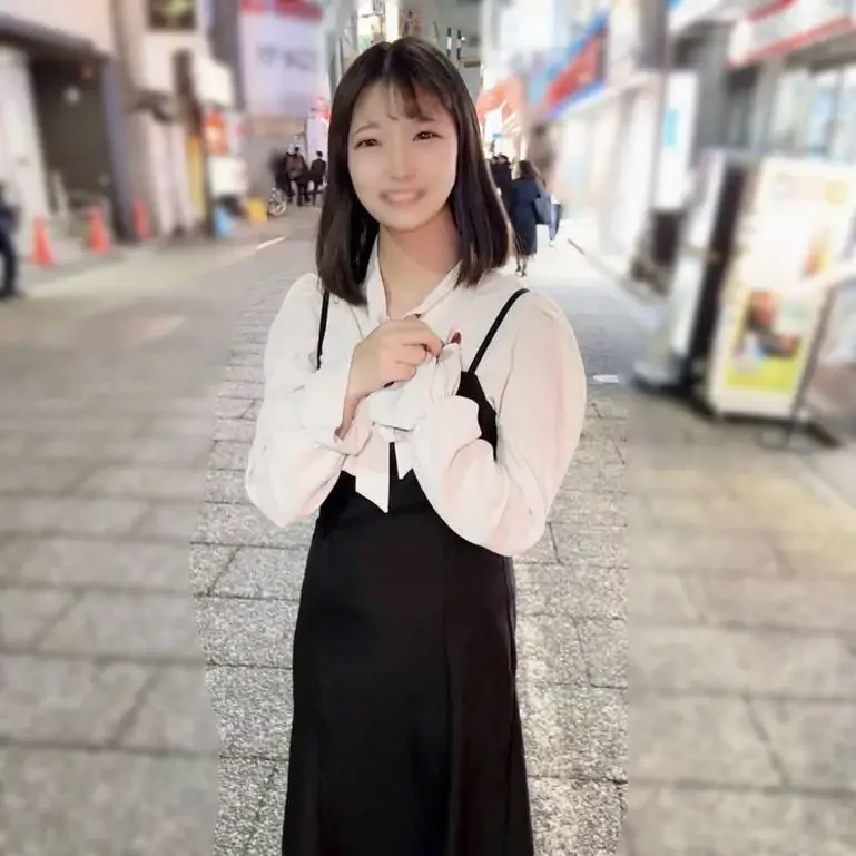 お淑やかな性格で経験少ないおまこから漏れる潮にフル勃起。絶頂する姿に我慢できず膣奥に大量中出し
