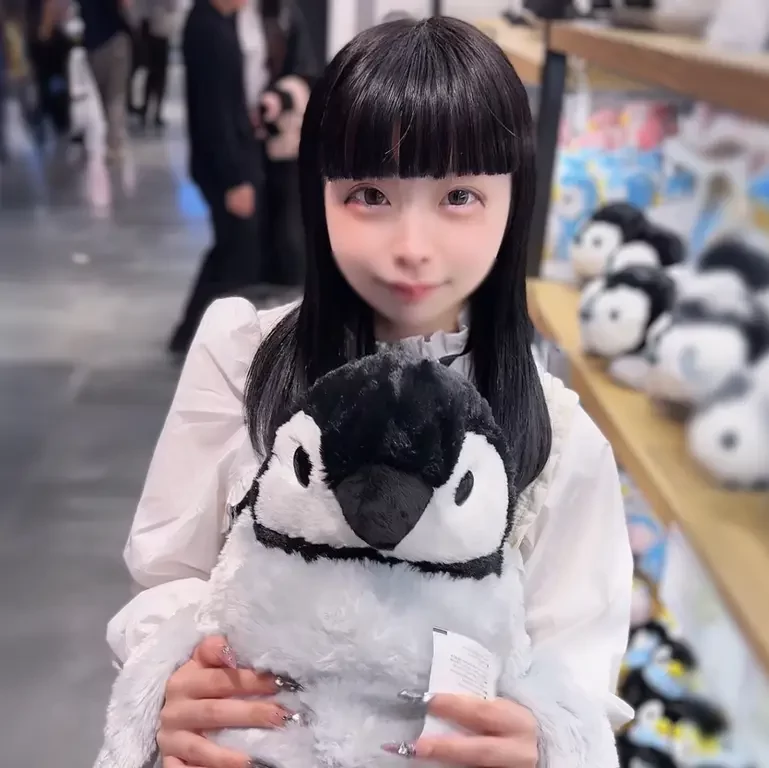未公開 148cm圧倒的18歳コンカフェ嬢 汗だくの巨根にメス顔発令 発情した膣に2度の種付け