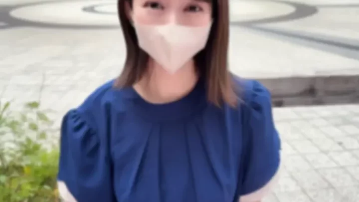 仕事一途の舞台女優。遊ぶ暇なく欲求不満。稽古で引き締まった身体でイキまくる彼女に大量中出し