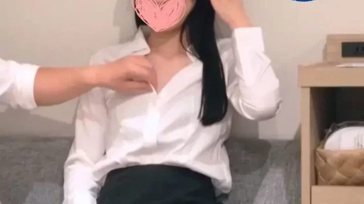 笑顔最高！21歳奇跡のクールビューティー系美乳ド淫乱塾講師！腰をくねらせ快楽をむさぼる姿に思わず中出し…！