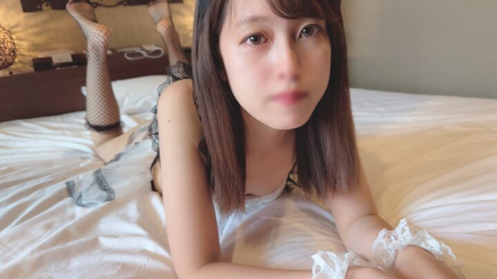 さきちゃんにエッチなコスプレ！ぺちゃでスレンダーなJDに口内射精してちんこ吸ってもらいました