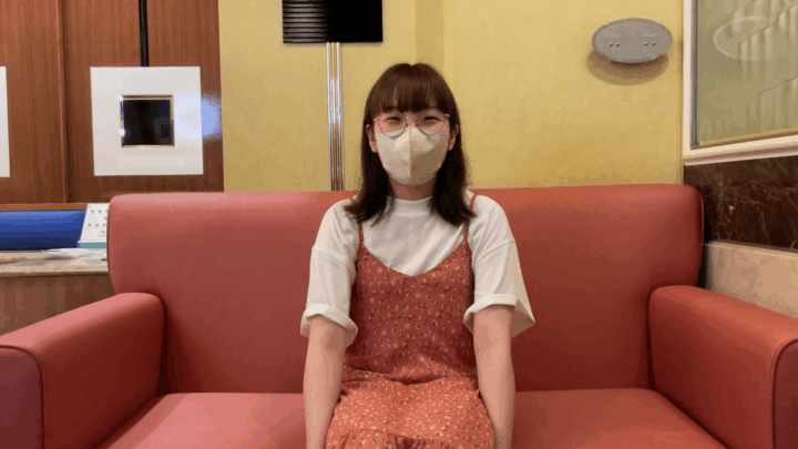 メガネOLとハメ撮り チンポ慣れしてない素朴なマンコに肉棒を突き刺してイカせまくる