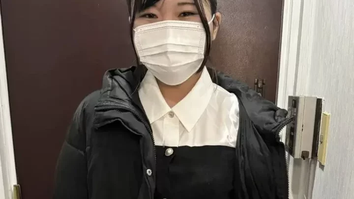可愛くて超敏感な18歳素人 彼氏には内緒で大量中出しハメ撮り