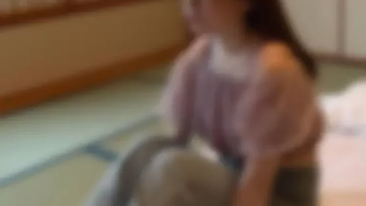 舞い降りた絶品スレンダー！小5で自未遂。受けハハから離れ、負の連鎖から抜け出したくて
