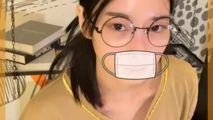 本屋で働く女子大生に人生初の複数プレイ