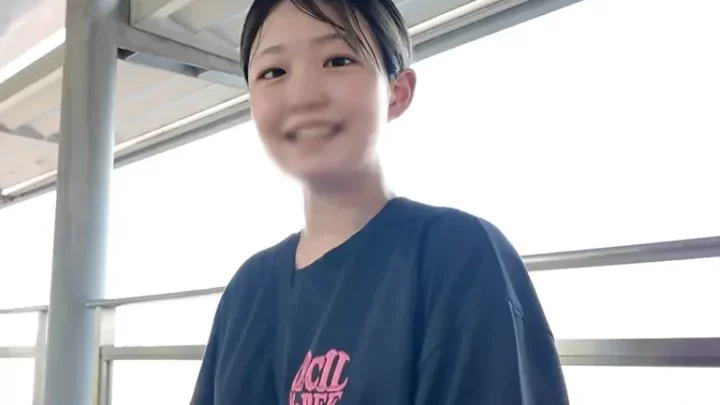 佐野駅で会ったFカップ19歳JD 黒巨根で大量中出し