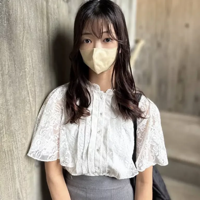 涙目に。敏感な体とドM気質でアソコは濡れまくり。たっぷり中出ししてシャワー。特典あり