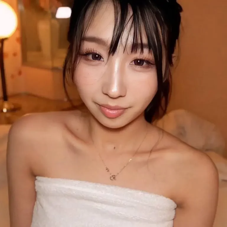 ドスケベ 口を大きく開けて舌を出す表情が凄い 顔射マンコごっくん中出し特典
