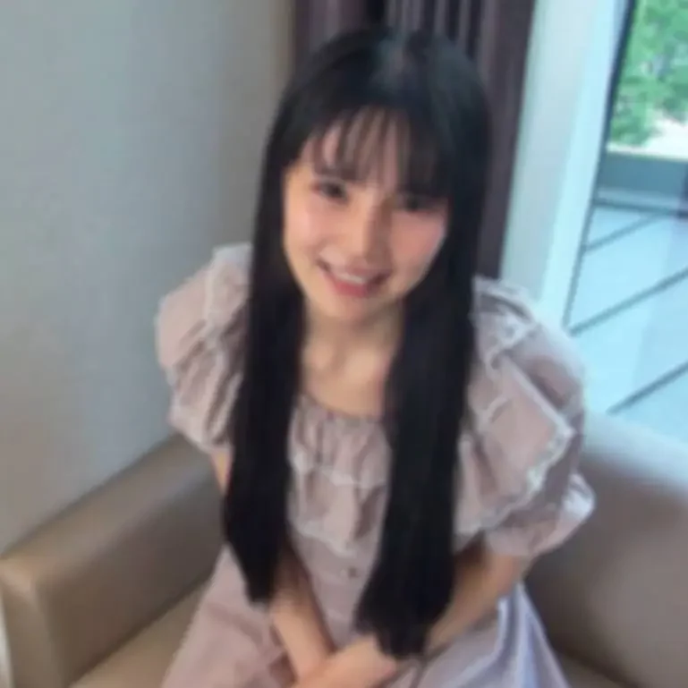 かわいくて細身巨乳の女の子、「うん挿れていいよ」ということで生チンポ挿入で種付け中出し！