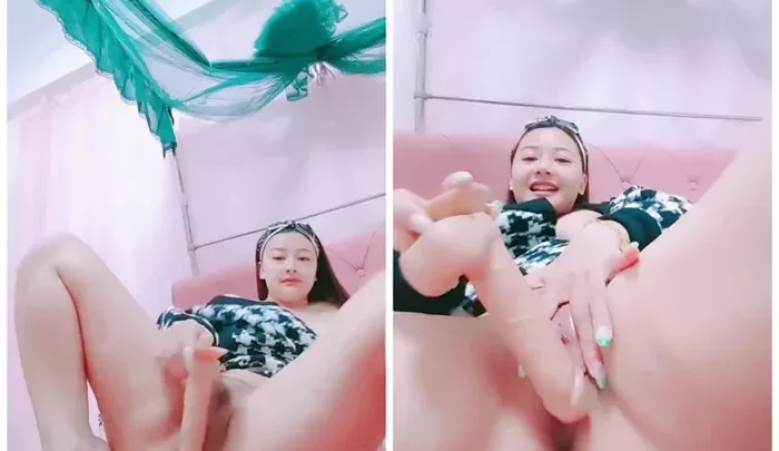 Screenshot 1 from ふにゃふにゃ巨乳お姉さん 優雅でいたずら満点のライブ配信