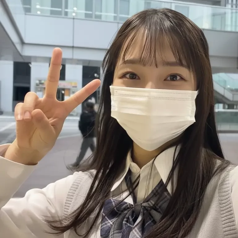 制服姿の女の子が初めての電マで何度も痙攣イキまくり。腰を使ってヌルヌルパイパンマンコに中出し