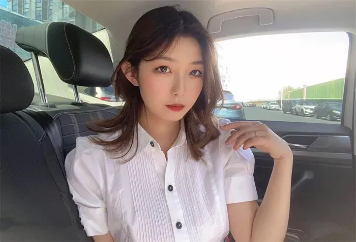 清純でかわいい巨尻の奔放な輝夜姫 個人撮影 AV 多人参加 過激な行為 食尿・射精 吹き溜めあり 叩かれたお姫さん