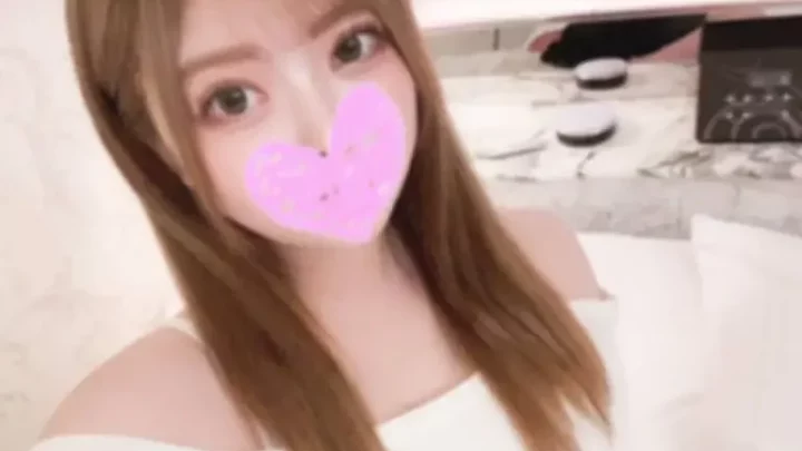 ラキラ天真爛漫エロとイチャハメデート 敏感なパイパンマンコにガチハメ中出しセックス