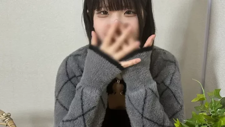雪のように真っ白な美巨乳を揺らし、感受性が高く敏感なマンコに精子を注ぐ